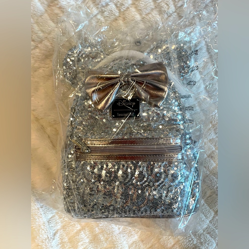 NEW NWT NIB Loungefly Disney Minnie Mouse Silver Sequin Backpack